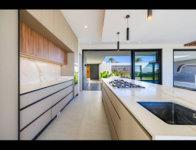 4 BEDROOM HOUSE FOR SALE IN ZULULAMI LUXURY COASTAL ESTATE
